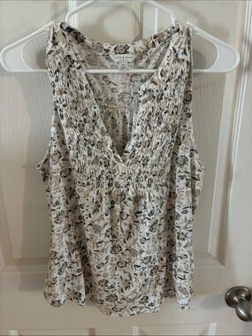Lucky tank top size small